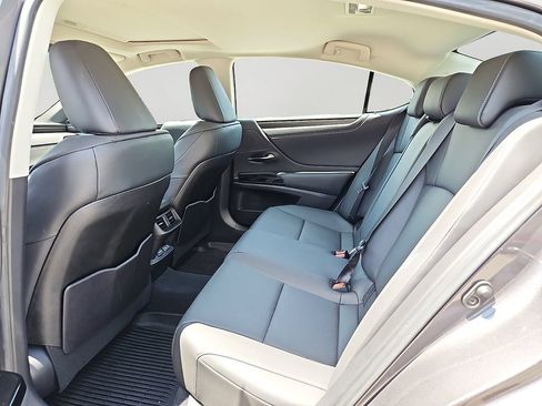 Used 2023 Lexus ES 350 w/ Premium Package FWD image 4