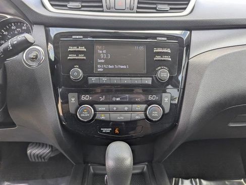 Used 2016 Nissan Rogue SV w/ SV Family Package FWD image 51