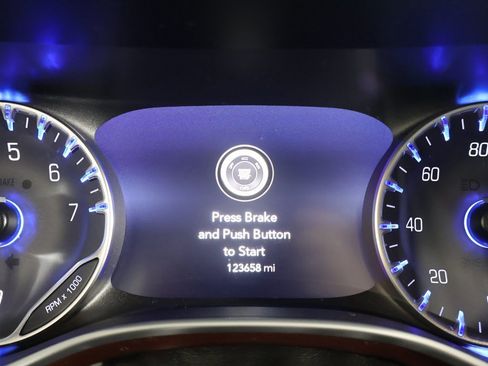 Used 2020 Chrysler Pacifica Limited image 39