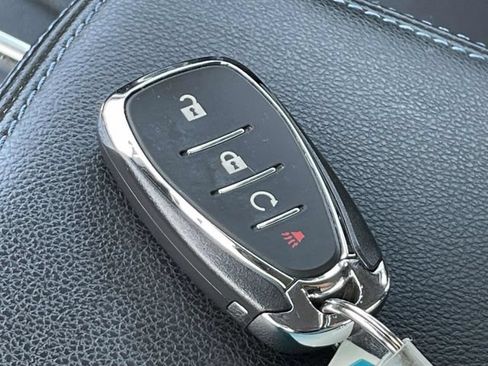 Used 2017 Chevrolet Volt Premier w/ Driver Confidence II Package FWD image 38