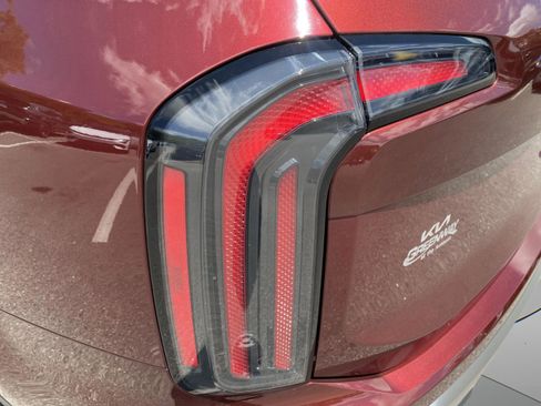 Used 2023 Kia Telluride EX X-Line image 9