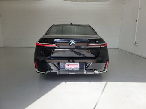 Used 2025 BMW 740i xDrive AWD/4WD image 6
