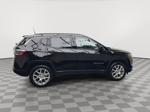 Used 2022 Jeep Compass Latitude AWD/4WD image 37
