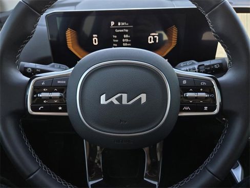Certified 2025 Kia Sorento S w/ Panoramic Sunroof Package image 27