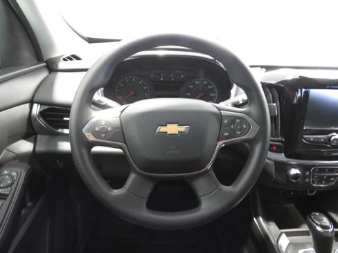 Used 2019 Chevrolet Traverse LS FWD image 18