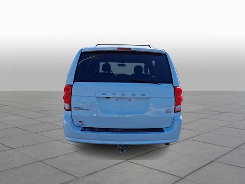 Used 2017 Dodge Grand Caravan GT image 6
