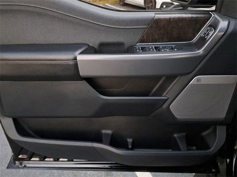 Used 2023 Ford F150 Lightning Lariat image 21