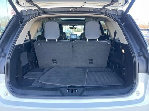 Used 2024 Lincoln Aviator Premiere w/ Premium Package image 11