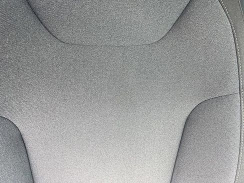 Certified 2025 Kia K4 FWD image 33
