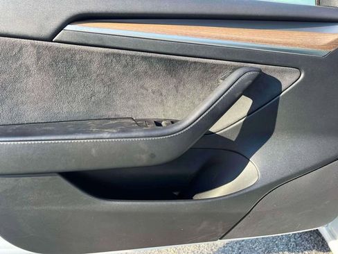 Used 2022 Tesla Model 3 Standard Range image 17