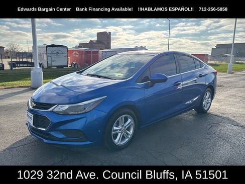 Used 2018 Chevrolet Cruze LT w/ Convenience Package image 4