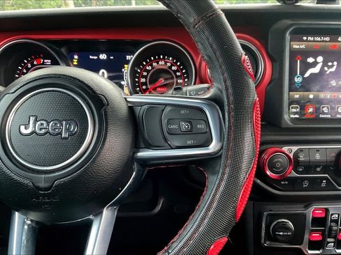 Used 2021 Jeep Wrangler Unlimited Rubicon AWD/4WD image 12