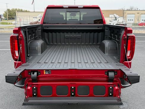 Used 2025 GMC Sierra 1500 AT4 w/ AT4 Premium Package image 10