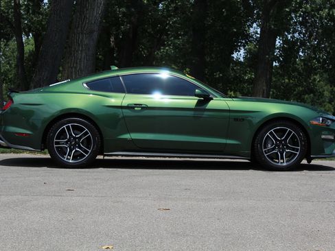 Used 2022 Ford Mustang GT Premium RWD image 9