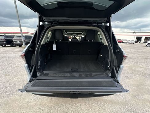 New 2025 Lincoln Navigator Reserve AWD/4WD image 25