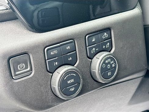 Used 2024 Chevrolet Silverado 2500 High Country AWD/4WD image 10