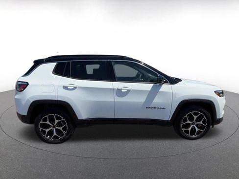 Used 2025 Jeep Compass Limited AWD/4WD image 16