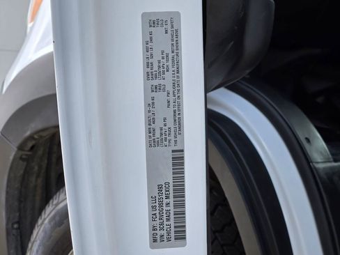 Used 2025 RAM ProMaster 2500 w/ Convenience Group image 15