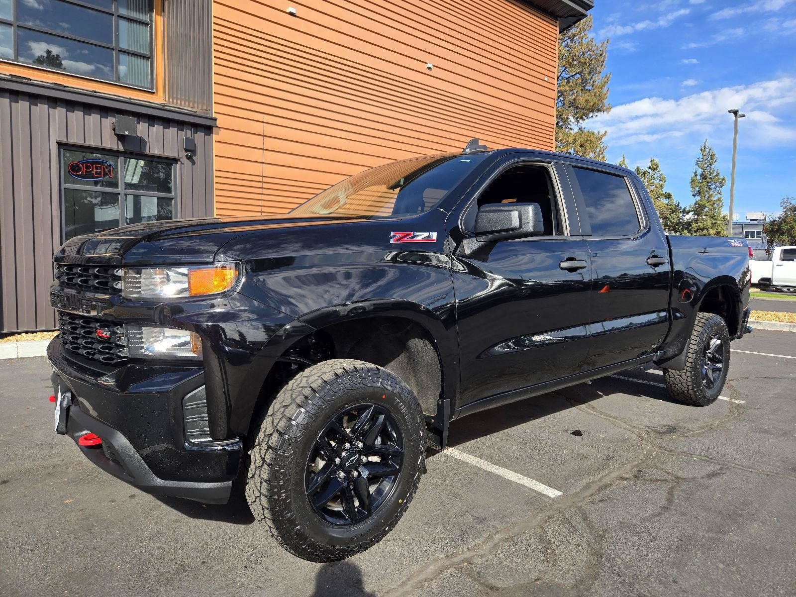 Used 2021 Chevrolet Silverado 1500 Custom Trail Boss w/ LPO, Dark Essentials Package AWD/4WD image 1
