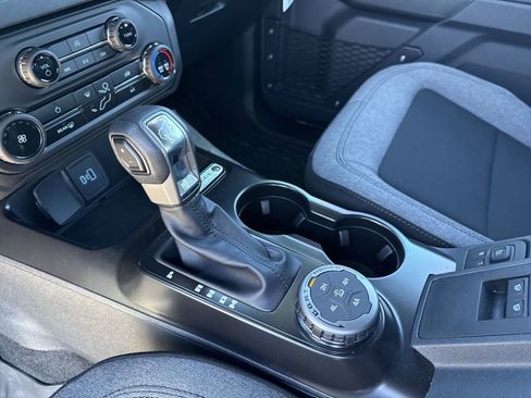 New 2025 Ford Bronco 2-Door w/ Sasquatch Package AWD/4WD image 26