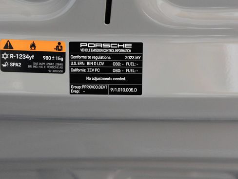 Certified 2023 Porsche Taycan 4S AWD/4WD image 40