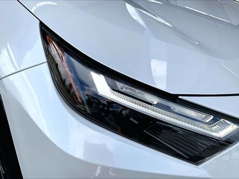 Used 2022 Toyota RAV4 XSE AWD/4WD image 28
