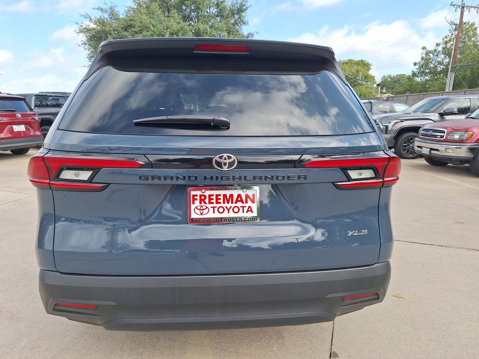 Used 2026 Toyota Grand Highlander FWD image 5