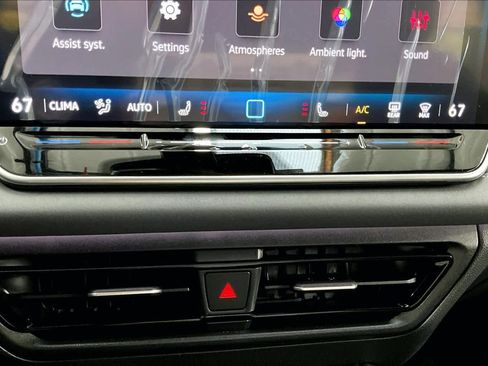 New 2026 Volkswagen Tiguan SE R-Line image 21