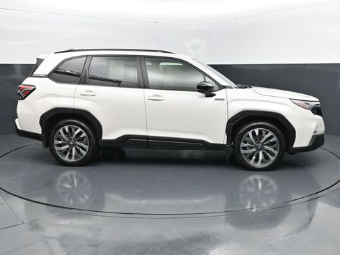 Used 2025 Subaru Forester Touring w/ Touring Package AWD/4WD image 6