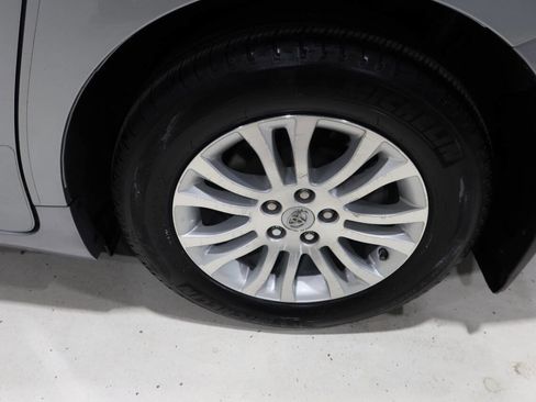 Used 2017 Toyota Sienna XLE w/ XLE Navigation Package FWD image 35