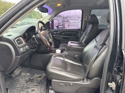 Used 2013 GMC Sierra 2500 Denali w/ Suspension Package, Off-Road image 3