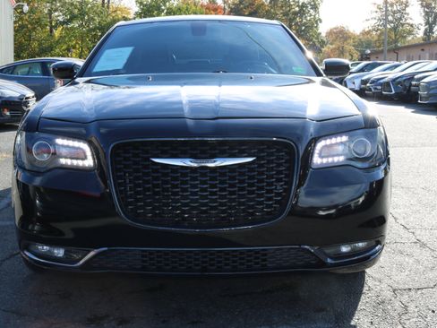 Used 2019 Chrysler 300 S image 2