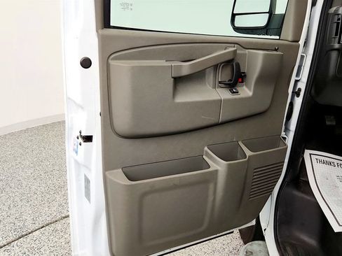 Used 2025 Chevrolet Express 2500 w/ Driver Convenience Package RWD image 10