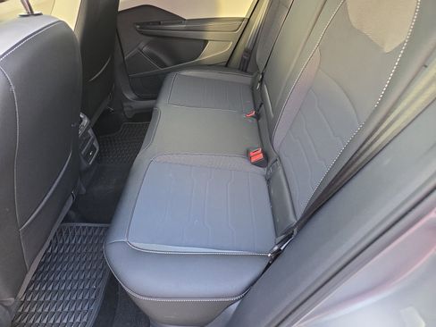 Used 2025 Volkswagen Taos SE image 7