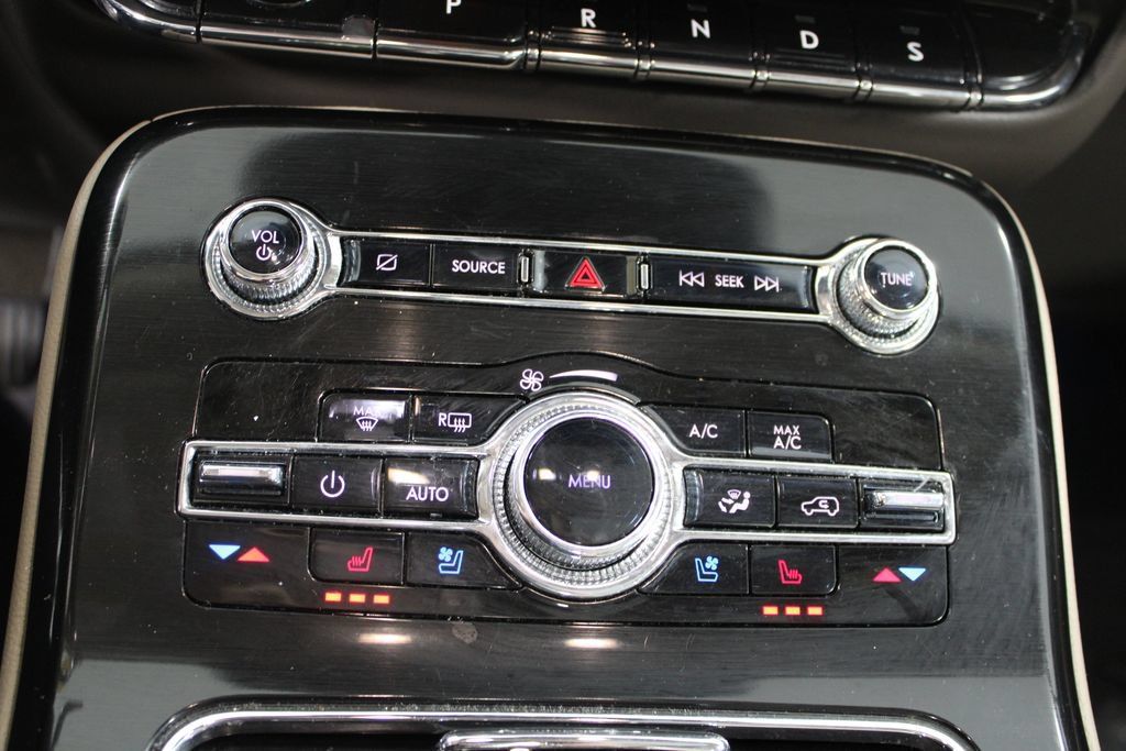 Used 2023 Lincoln Nautilus Reserve AWD/4WD image 45