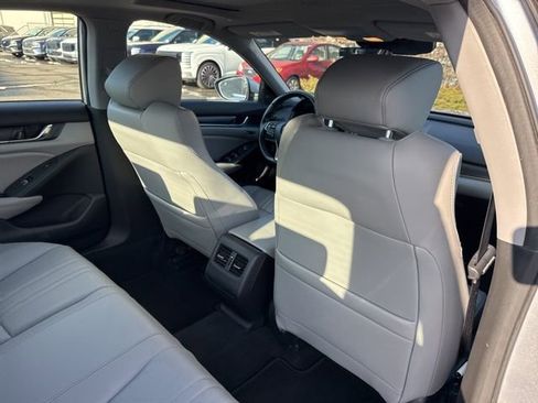 Used 2019 Honda Accord Touring image 23