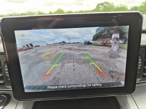 Used 2024 Ford Explorer XLT image 15