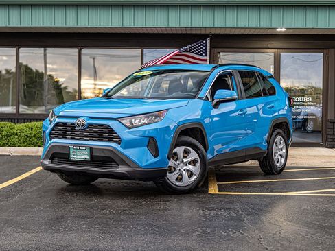 Used 2019 Toyota RAV4 LE w/ All Weather Liner Package AWD/4WD image 5