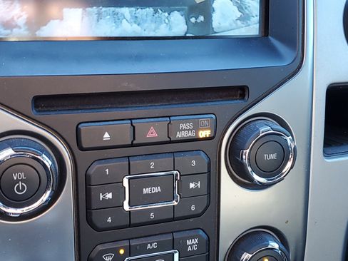 Used 2014 Ford F150 FX4 w/ Equipment Group 402A Luxury image 27