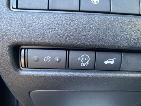 Used 2023 Nissan Rogue SL image 26