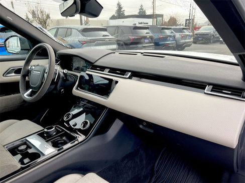 Used 2018 Land Rover Range Rover Velar image 23