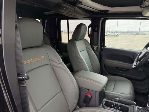 New 2026 Jeep Gladiator Mojave image 28