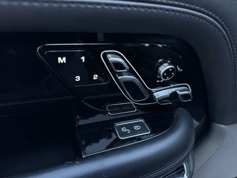 Used 2018 Land Rover Range Rover HSE image 11