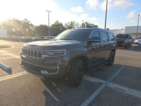 Used 2022 Jeep Wagoneer Series III w/ Convenience Group I RWD image 2