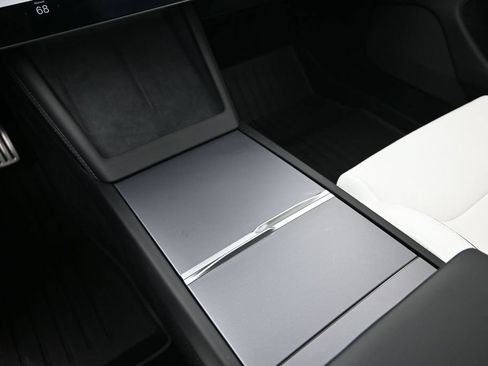 Used 2024 Tesla Model 3 Performance AWD/4WD image 9