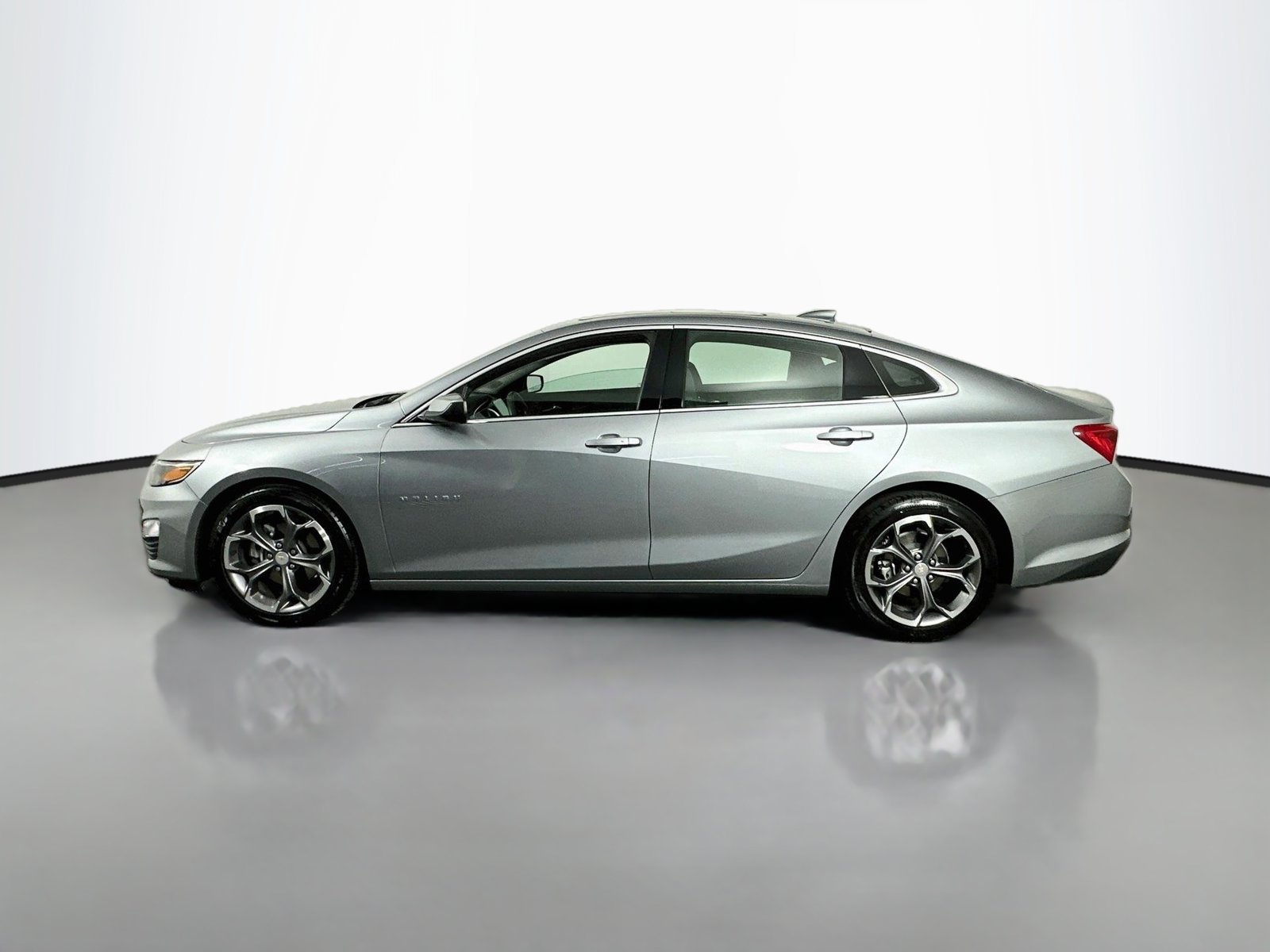 Used 2024 Chevrolet Malibu LT FWD image 5