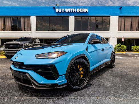 Used 2023 Lamborghini Urus Performante AWD/4WD image 1