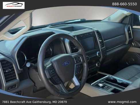 Used 2019 Ford Expedition XLT w/ Equipment Group 202A RWD image 16