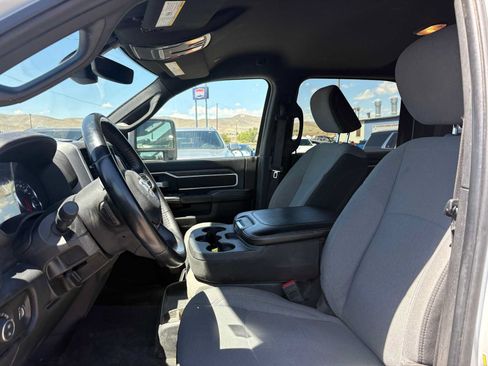 Used 2024 RAM 2500 Big Horn AWD/4WD image 9