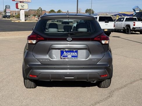 Used 2023 Nissan Kicks SR w/ SR Premium Package image 6